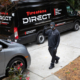 Beim Autoservice direkt vor der Haustür der Kunden kommen bei Firestone Direct speziell ausgestattete Servicefahrzeuge zum Einsatz (Bild: Bridgestone)
