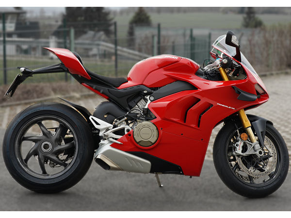 Besitzern entsprechender Maschinen wird dank der neuen Mattlackierung der als besonders leicht geltenden Räder eine zusätzliche Designoption für ihre Panigale V4, V4 S oder V4 R geboten (Bild: ThyssenKrupp Carbon Components GmbH)