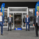 ESA-Vertriebsleiter Garagenkonzepte Markus Bigler (von links) begrüßt Philipp Huber bzw. die Huber Automobile AG als 400. Le-Garage-Partner im Beisein der ESA-Gebietsleiter Remo Müller und Bekim Dragaj (Bild: ESA)