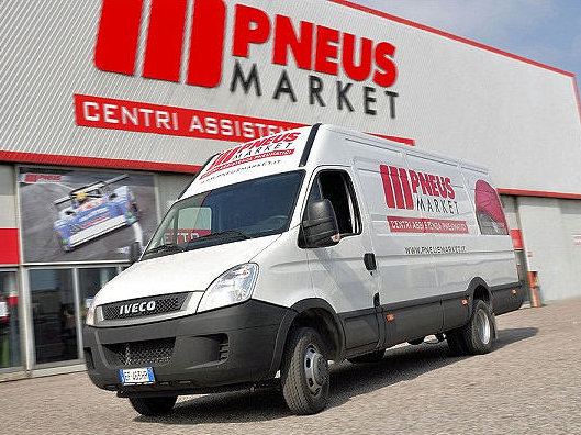 Der italienische Großhändler Fintyre hat nun 21 seiner Pneusmarket-Niederlassungen verkauft (Bild: Pneusmarket)