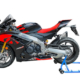 Für die Aprilia RSV4 (Foto) und Tuono V4 bietet ThyssenKrupp Carbon Components seine Carbonfelgen im „Style 2“ an, wobei das Design an menschliche Muskelstränge erinnern und damit die als kraftvoll beschriebene Anmutung der Fahrzeuge unterstreichen soll (Bild: ThyssenKrupp Carbon Components)