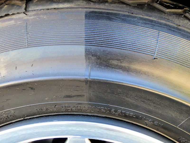 QUIXX Schwarze Reifen Farbe vorher nachher Radausschnitt 2 002 tb