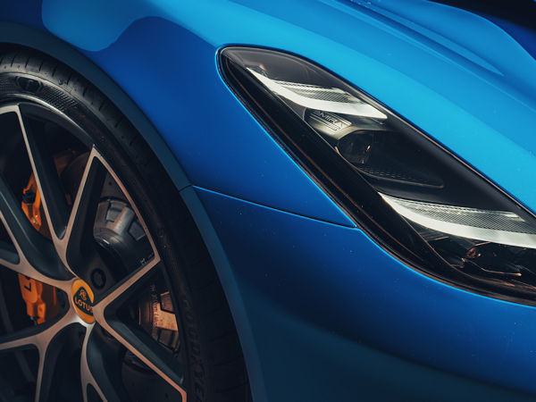 Mit dem gemeinsamen Erstausrüstungsprojekt beleben Lotus und Goodyear eine als lang und erfolgreich beschriebene Partnerschaft zwischen wiederbelebt, hat der Reifenhersteller nach eigenen Angaben doch schon in den 1970er- bis 1990er Reifen für viele Lotus-Fahrzeuge ans Band geliefert (Bild: Goodyear)