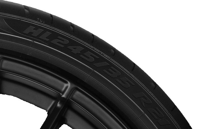HL-Reifen könnten im Vergleich zu einem Standardreifen 20 Prozent mehr Gewicht tragen, sagt Pirelli, wo man das diesbezügliche Plus gegenüber einem XL- bzw. Extra-Load-Reifen der gleichen Größe mit immerhin noch bis zu neun Prozent beziffert (Bild: Pirelli)