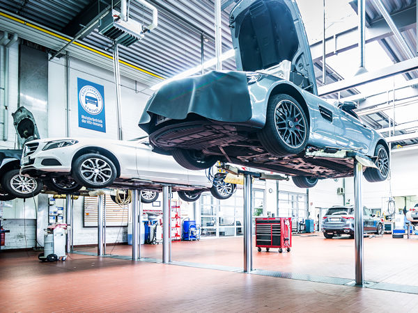 Laut dem Statistischen Bundesamt sind Ersatzteile und Zubehör in diesem Mai nur 1,3 Prozent teurer gewesen als 2015, während sich Reparaturen und Inspektionen im selben Zeitraum demnach um 20,0 Prozent verteuerten (Bild: ProMotor/T. Volz)