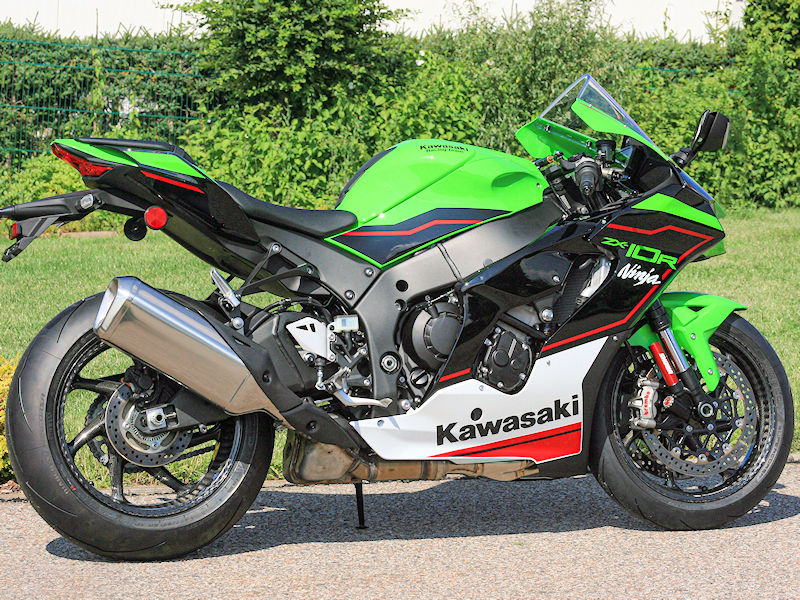 Kawasaki Ninja ZX 10R on thyssenkrupp carbon wheels 002 tb
