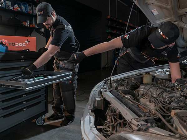 Zu den Kunden des Anbieters zählen nach Unternehmensangaben überwiegend Endverbraucher, zunehmend aber auch unabhängige Werkstätten und Flottenanbieter (Bild: Autodoc)