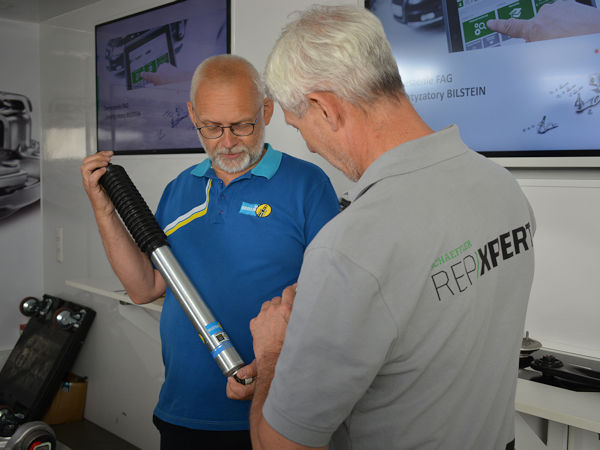 In den wenigen Monaten seit dem Startschuss der (Schulungs-)Kooperation zwischen Bilstein und Schaefflers Werkstattportal Repexpert in diesem Sommer soll bereits ein ansehnliches Portfolio an technischen Trainings und Wissensinhalten zusammengekommen sein (Bild: Bilstein)
