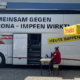 Seine Impfaktion, bei der sich Mitarbeiter und deren Angehörige genauso wie Außenstehende bzw. lokale Anrainer in einem eigens dafür ausgestatteten Bus den Corona-Schutz verabreichen lassen konnten, bewertet Kraiburg Austria angesichts einer hohen Resonanz als vollen Erfolg (Bild: Kraiburg Austria)
