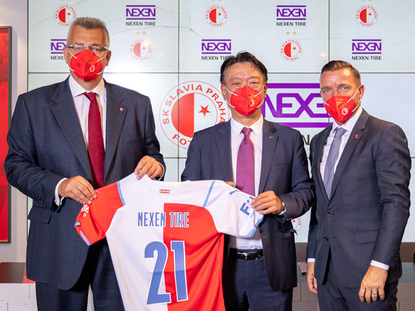 Über das Engagement bei dem tschechischen Klub SK Slavia Praha baut Nexen Tire sein Fußballsponsoring weiter aus (Bild: Nexen Tire)