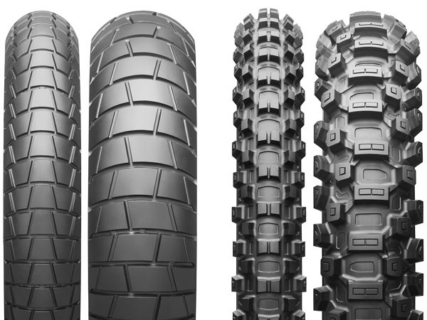 Bridgestones neuer „Battlax Adventure Trail AT41“ (linke Paarung) ist für Motorräder aus dem Adventure-Segment gedacht, der „Battlecross X31“ für Motocross-Maschinen (Bilder: Bridgestone)