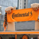 Seit Beginn der Conti-Partnerschaft mit der nordamerikanischen Major League Soccer (MLS) im Jahre 2010 sollen schon mehr als 250.000 Fanschals des Unternehmens unter die Leute gebracht worden sein (Bild: Continental)