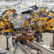 Durch den Halbleitermangel bedingte Produktionsstopps der Automobilindustrie belasten nicht zuletzt deren Zulieferer, würden bei ihnen bestellte Lieferungen laut der ArGeZ doch mitunter äußerst kurzfristig storniert (Bild: Volkswagen)