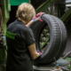 In seinem Stammwerk im finnischen Nokia will Nokian Tyres die Pkw-Reifenproduktion „signifikant“ erhöhen und dazu 80 zusätzliche Mitarbeiter einstellen (Bild: Nokian Tyres)
