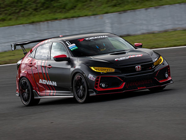 Beim diesjährigen Trackday der Polybauer Automotive GmbH war unter anderem wieder ein Yokohama-Renntaxi mit dabei wie dann wohl auch 2022 (Bild: Markus Toppmöller)