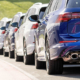 An einer mangelnden Nachfrage liegt die dieses Jahr doch eher enttäuschende Entwicklung des Pkw-Marktes eher nicht, sondern vor allem am allseits bekannten Halbleitermangel, sagt der VDIK (Bild: Volkswagen)