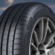 Der „Eagle F1 Asymmetric 6“ von Goodyear soll hinsichtlich seiner Leistungen im Trockenen wie im Nassen genauso wie mit einem verringerten Rollwiderstand und einer reduzierten Geräuschentwicklung seinen Vorgänger hinter sich lassen (Bild: Goodyear)
