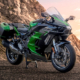 Montiert wird der „Battlax Hypersport S22“ bei den Maschinen der Ninja-H2-SX-Reihe in der Größe 120/70 ZR17 M/C (58W) am Vorder- und in 190/55 ZR17 M/C (75W) am Hinterrad (Bild: Kawasaki)