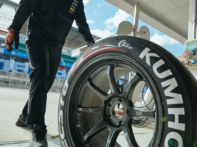 TCR Europe Kumho tb