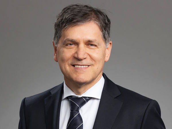 „Der demografische Wandel macht auch vor unseren Türen nicht halt“, hält aus Sicht von Goran Zubanovic, Geschäftsführer Goodyear Retail Systems (GRS), das Jahr 2022 außer der Bewältigung der Corona-Pandemie noch die eine oder andere weitere Herausforderung für die Reifenbranche bereit (Bild: Goodyear Retail Systems)