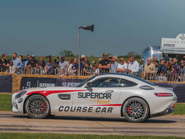 „Die Marke Hankook und unsere Weltklassereifen“ will der Hersteller einmal mehr bei dem britischen Supercar Fest auf dem Sywell Aerodrome in Northamptonshire präsentieren (Bild: Hankook)