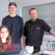 Arne Bruch re mit Kollegen 002 tb