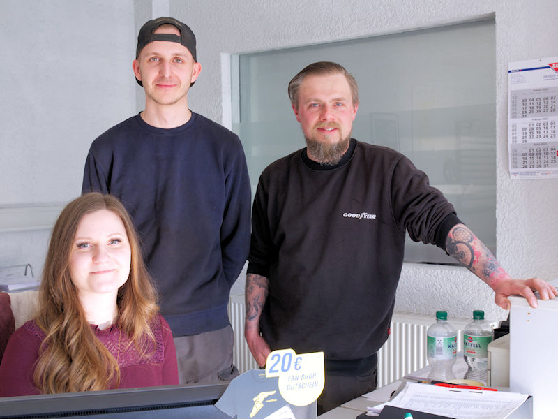 Arne Bruch re mit Kollegen 002 tb