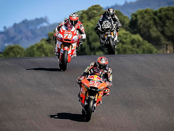 Stillstand bei der Rennreifenentwicklung ist auch als Alleinausrüster des Moto2- und Moto3-Klassement im Motorrad-Grand-Prix nichts für Dunlop, gehört es doch nach den Worten der Marke zu ihrer Philosophie, sich ständig zu verbessern (Bild: Dunlop)
