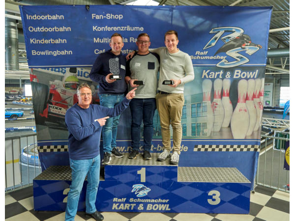 Kartfahrer Siegerehrung klein