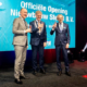 Zur offiziellen Einweihung des Neubaus hat Ulbe Bijlsma (von rechts), Präsident und CEO Stertil Group, unter anderem den Bürgermeister der Gemeinde Achtkarspelen Oebele Brouwer sowie Arno Brok, königlicher Bevollmächtigter für die niederländische Region Friesland, als Gäste begrüßen können (Bild: Stertil-Gruppe)
