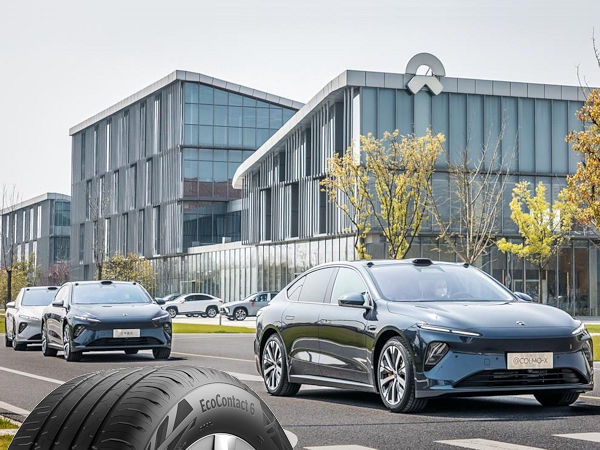 Ende März sollen die ersten ET7-Modelle des chinesischen Elektroauto-Start-Ups Nio auf die Straßen im Reich der Mitte gerollt sein, für die Conti seinen „EcoContact 6“ zu dem Fahrzeughersteller ans Band liefert (Bilder: Nio, Continental)