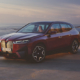 Ab Werk montiert wird Goodyears „EfficientGrip Performance 2“ bei dem iX von BMW rundum jeweils in den Dimensionen 235/60 R20 108H oder 255/50 R21 109Y (Bild: Goodyear/BMW)