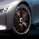 Für den elektrisch angetriebenen Vision EQXX, dessen Reichweite mit einer Batterieladung dank eines Verbrauches von 8,7 kWh je 100 Kilometer bei bis zu 1.000 km liegen soll, setzt Mercedes auf Bridgestone-Reifen des Typs „Turanza Eco“ (Bild: Mercedes-Benz)