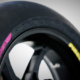 Pirellis neue „SCQ“-Spezifikation für die Superbike World Championship (WSBK) ist aufgrund ihrer besonders weichen Mischung für schnelle Runden beim Qualifying bzw. der sogenannten Super Pole gedacht (Bild: Pirelli)