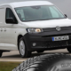 Ausgewählte Modelle des VW Caddy am Produktionsort im polnischen Poznań werden standardmäßig mit „Quatrac“-Reifen der Marke Vredestein in der Dimension 205/65 R15 99H XL ausgestattet (Bilder: Volkswagen Nutzfahrzeuge, Apollo Tyres)