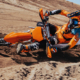 Beim Großteil der 2023er-Palette an KTM-Motocrossmaschinen der SX-Reihe bzw. vor allem bei allen Ausführungen mit höherem Hubraum wie etwa den Modellen 450 SX-F und 250 SX-F soll ab Werk Dunlops „Geomax MX33” montiert werden (Bild: Dunlop)