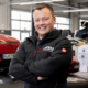 Spezielle Reifen für Elektroautos haben – sagt Rene Kleesattel von der Werkstattkette ATU – „eine besonders hohe Tragfähigkeit und eine optimierte Gummimischung, die ihre Lebensdauer erhöhen kann“ (Bild: ATU/Thomas Riese)