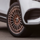 Ab Werk wird der Mercedes EQB mit dem Sommerreifen „EcoContact 6“ in der Dimension 235/50 R19 103T XL ausgestattet (Bild: Mercedes-Benz)