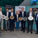 Preisverleihung (von links): VRÖ-Vorstand Peter Wondraschek mit Christoph Bonner, Sales Manager bei Continental Reifen Austria, Michelins Österreich-Geschäftsführer Roland Steinberger, Bridgestones Country Manager Österreich Martin Krauss, VRÖ-Managerin Renate Okermüller, Goodyears General Manager/Director Sales Consumer Austria Tassilo Rodlauer sowie Günther Riepl, Senior Sales Director Central-East Europe bei Falken, und VRÖ-Vorstand Hermann Hladky (Bild: VRÖ)