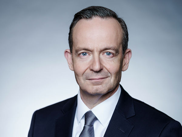 Das BAG ist nicht mehr ausschließlich für den Güterverkehr zuständig, erklärt Bundesverkehrsminister Dr. Volker Wissing, warum die Behörde zukünftig Bundesamt für Logistik und Mobilität heißen soll (Bild: Bundespresseamt)