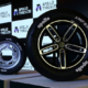 Das für das Pkw-Segment gedachte Profil der Marke Apollo dabei trägt den Namen „Amperion”, während dasjenige für elektrisch angeriebene Zweiräder „WAV“ heißt (Bild: Apollo Tyres)