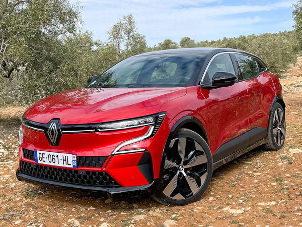 Laut Goodyear werden rund drei Viertel aller Mégane E-Tech ab Werk auf seinen Reifen stehen, die eine zusätzliche „R“-Kennung auf der Seitenwand tragen, die sie als Erstausrüstungsspezifikation für Renault ausweist (Bild: Goodyear)