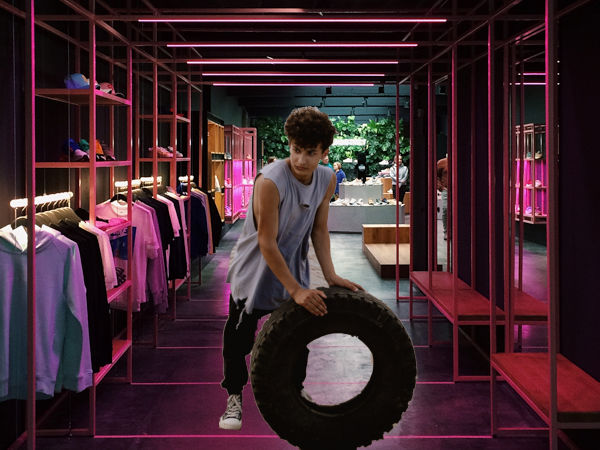 Reifenretoure in einem Bekleidungsgeschäft? Bei der US-Kette Nordstrom hat es so etwas vor mehr als 40 Jahren in einer Filiale gegeben (Bilder: Pexels – Robin/Cottonbro)
