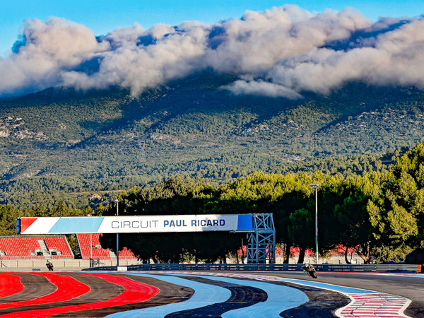 Bei dem auf Dunlop-Reifen setzenden Team BMW Motorrad World Endurance hatte man sich vor dem EWC-Finallauf – dem 24-Stunden-Rennen Bol d’Or auf dem Kurs Paul Ricard im französischen Le Castellet – noch Hoffnungen auf den Meistertitel gemacht (Bild: Dunlop)
