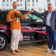 Die Übergabe des Preises hat Ralf Gutena (rechts), Director Business Development and Sales EU bei Kumho Tire Europe, übernommen (Bild: Kumho)