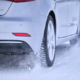 Sein „WinterContact TS 870 P“ eignet sich Continental zufolge „insbesondere für schwerere Fahrzeuge, die auch im Winter sicher und effizient unterwegs sein wollen“ (Bild: Continental)