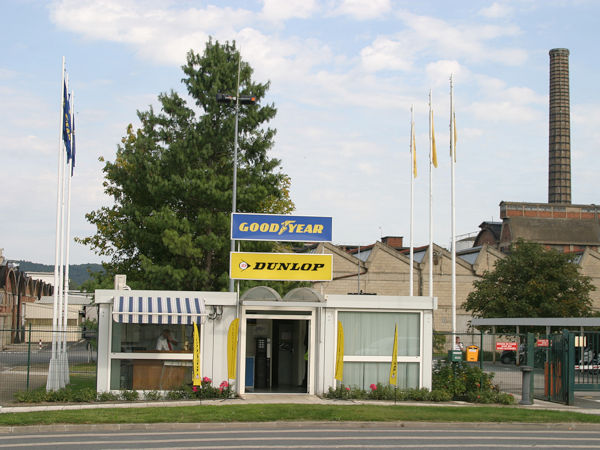 Unter anderem soll auch die als in Montluçon nicht wettbewerbsfähig beschriebene Llkw-Reifenproduktion von dort an andere Goodyear-Standorte in der EMEA-Region verlagert werden, während Avon-Motorradreifen demnächst dann wohl „Made in France“ auf der Seitenwand stehen haben dürften (Bild: NRZ/Christian Marx)