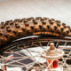 In der EnduroGP-, E1-, E3- und Youth-Wertung haben zum Saisonschluss Fahrer die Nase vorn, die auf Metzelers „MCE 6 Days Extreme“ an ihren Maschinen vertrauen (Bild: Metzeler)