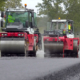 „Vestenamer“ von Evonik wird auch rund um die Wiederverwertung von Altreifen eingesetzt wie beispielsweise bei gummimodifiziertem Asphalt (Bild: Evonik-Video/Screenshot)