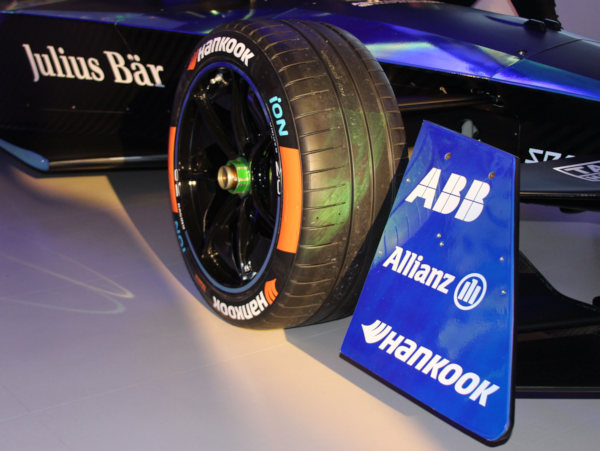 Hankook iON Race klein